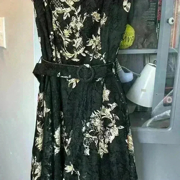Gabby Sky Womens Black Gold Floral Filigree Printed Belted Lace Dress V Back 10* - Picture 2 of 4